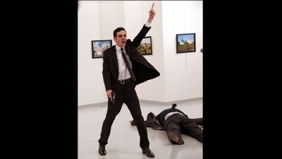 Documentare la violenza è un grande esempio di fotogiornalismo