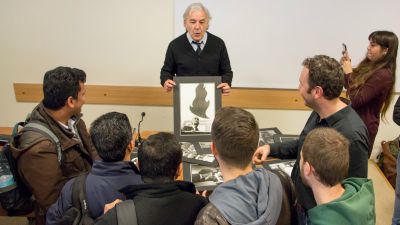 Una vita dietro l'obiettivo. Chianura: «Fotogiornalismo è curiosità, passione e sensibilità»