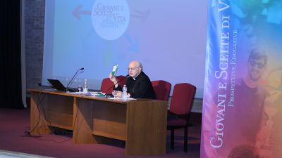 Cardinale Lorenzo Baldisseri: “Dobbiamo lavorare con i giovani e correre al loro fianco”