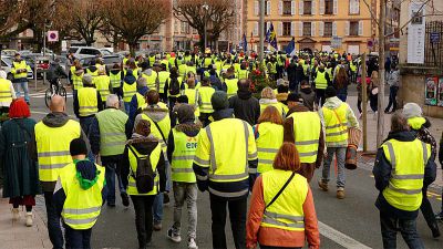 Francia: i ''gilet gialli'' nella guerra dei media