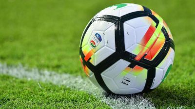 Il calcio del futuro: tra allenatori virtuali e arbitri controllati da telecamere